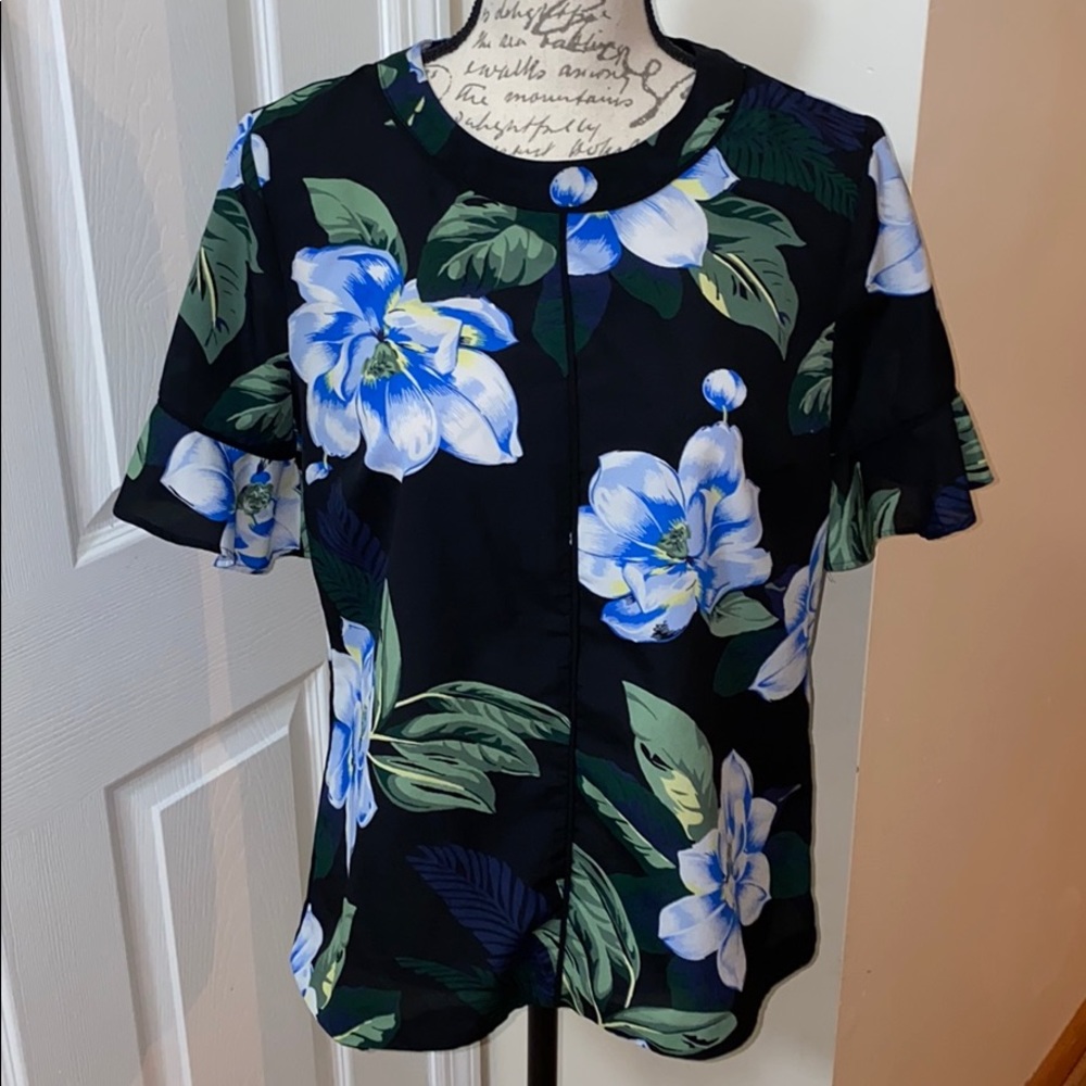 Floral Top - Picture 2 of 8